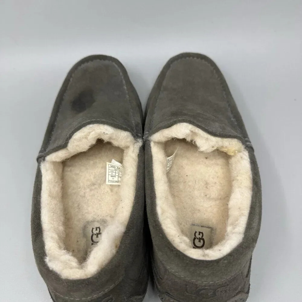 UGG Ascot Mens Slippers Loafer Size 9 Gray Suede Sheepskin Lined Shoes